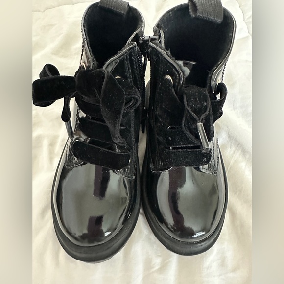 H&M Toddler Boots - Picture 2 of 5